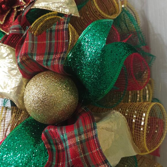 ✨🌺 "Merry Christmas & Goodnight" Red, Green & Gold Wreath 🌺✨ - Picture 3 of 5